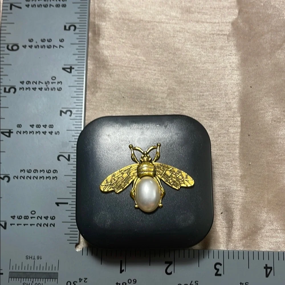 Gold Bee Embellished BlackContact Case w/mirror NWOT